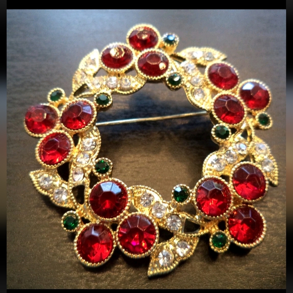 STUNNING VINTAGE ESTATE SIGNED LIZ CLAIBORNE XMAS RHINESTONE 1 7/8" BROOCH